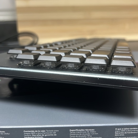 Logitech Mechanical Gaming Keyboard G815 - Picture 2 of 8